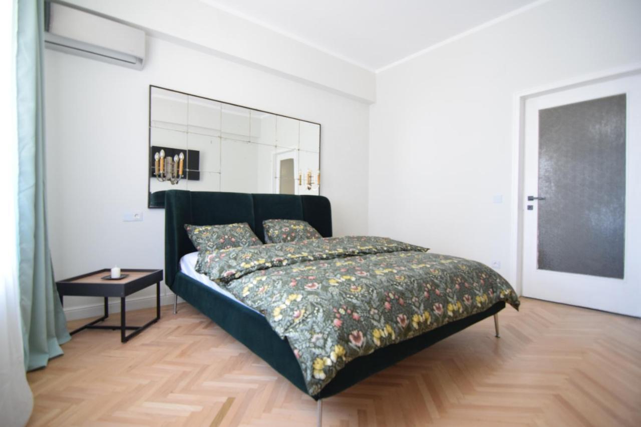 Beautiful Apartment In Old City Bucureşti Eksteriør bilde